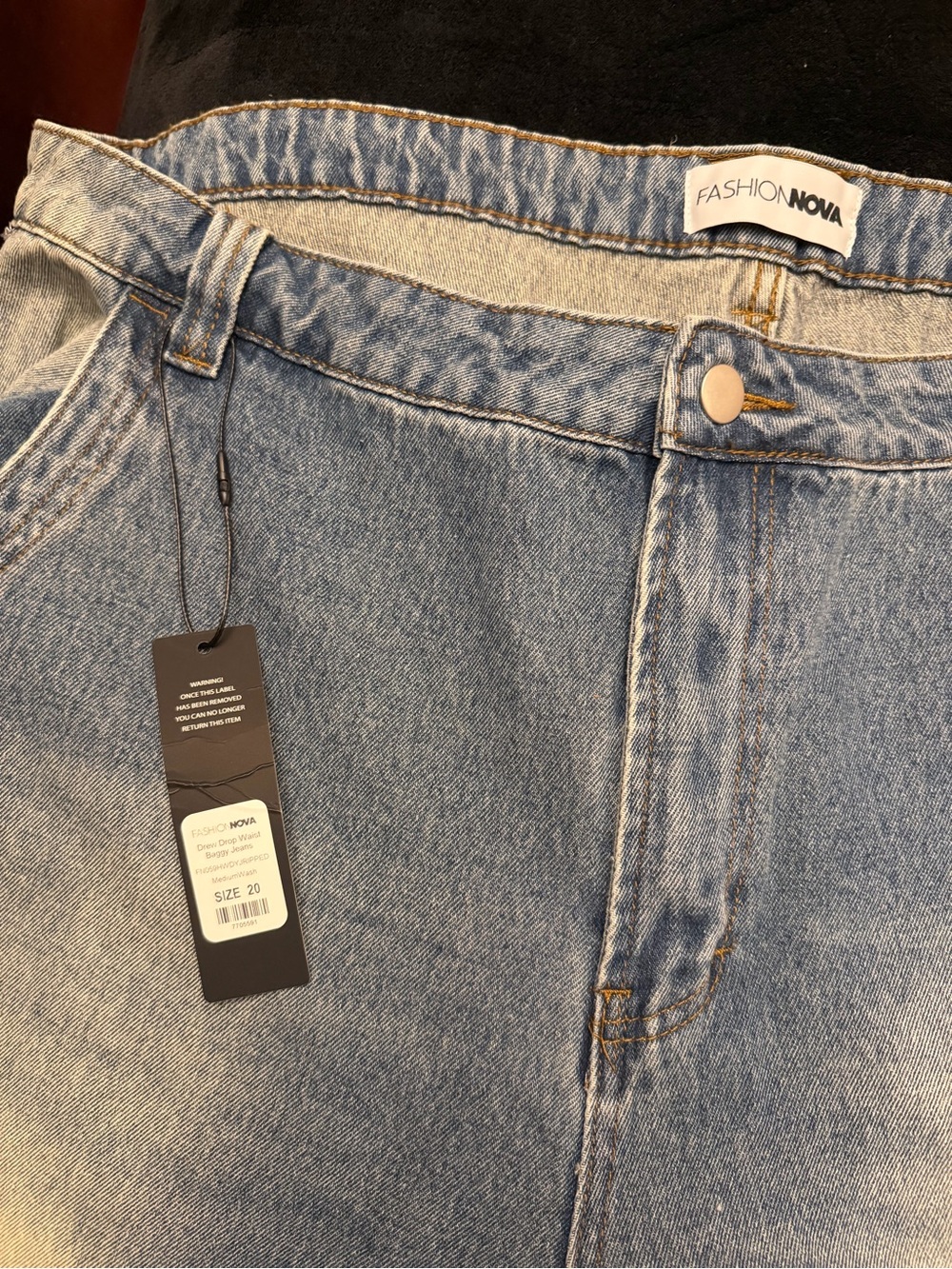 Fashion Nova Woman’s Never Worn Light Wash Relaxed Denim Jeans Plus Size 20